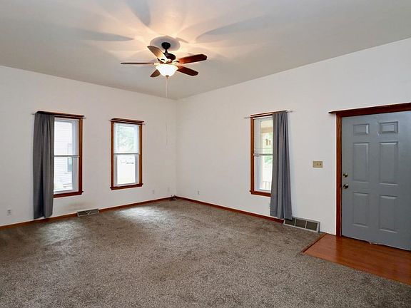 4th image of 603 S Academy St