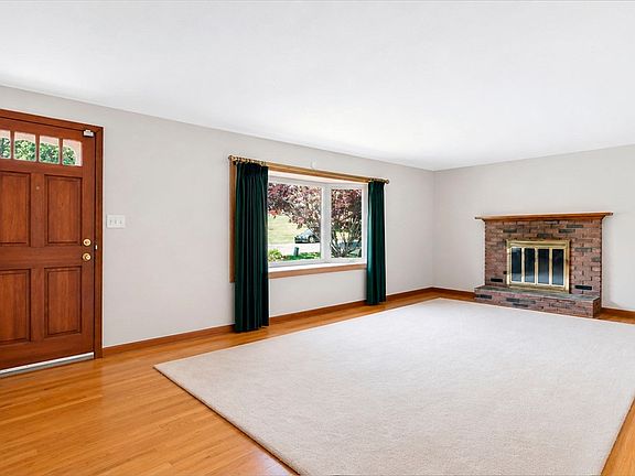 4th image of 264 Greystone Ave