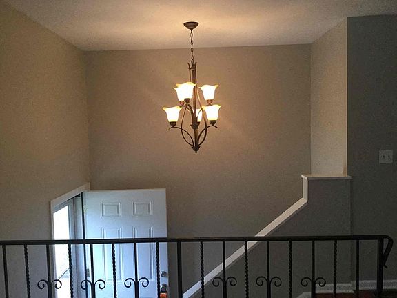 2nd image of 100 Shadywood Ln