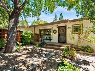 8926 Oak Grove Ave, Sebastopol, CA 95472