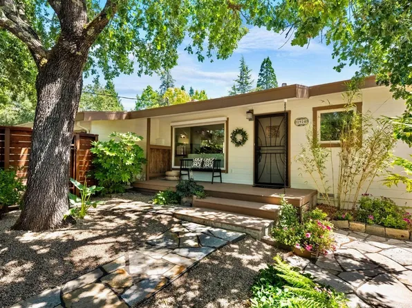 8926 Oak Grove Avenue, Sebastopol, CA 95472