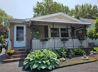 4771 Lake Shore Rd, Hamburg, NY 14075