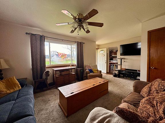 5th image of 4066 Etna St