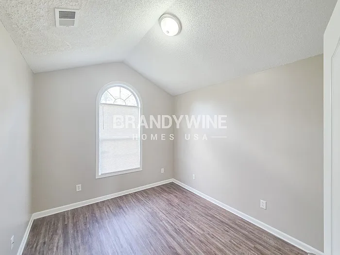 1139 Commons Ct — Photo 8