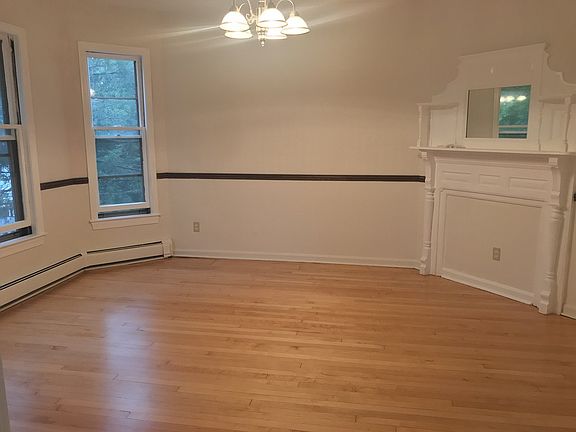 2nd image of 552 S Main St #2