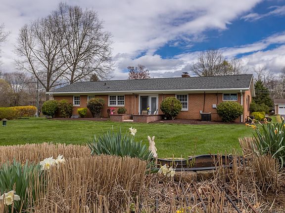 2nd image of 721 Circle Dr