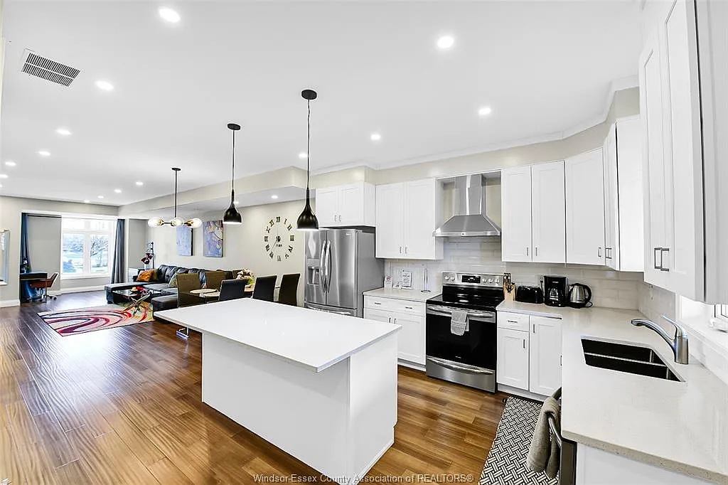 2 bed, 4.0 bath, 2500 sqft, $2,950 — Photo 3
