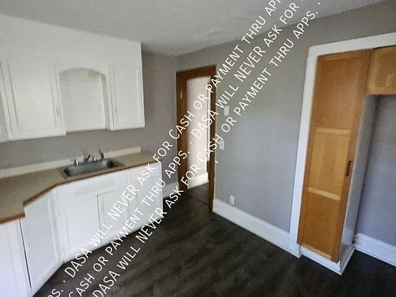 4th image of 370 Melville St