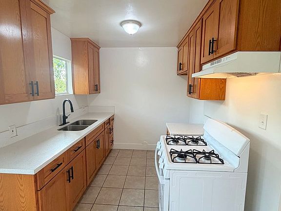 5th image of 1917 Pine Ave #1-9