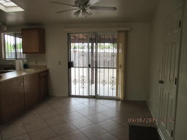 3181 W Liberty Tree Ln — Photo 4
