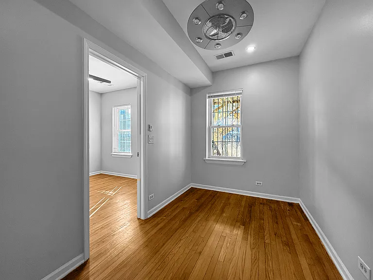 1642 N Marshfield Ave #1R — Photo 9