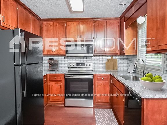 2nd image of 115 Cedar Breeze Ln