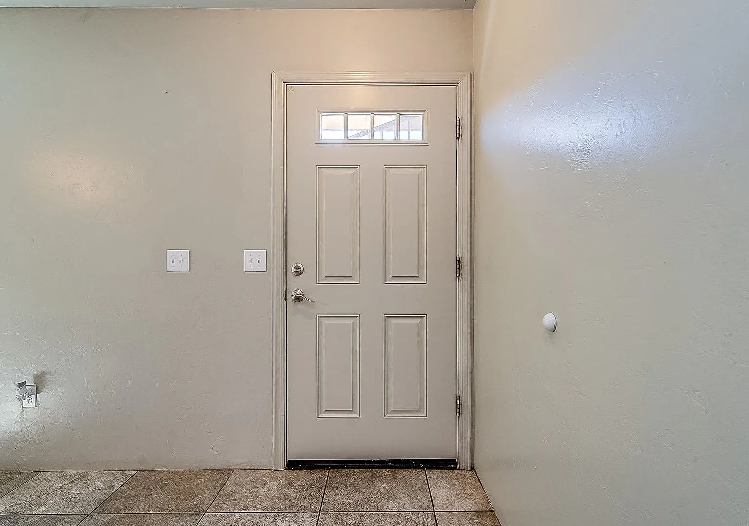 720 E. Lester St. — Photo 4