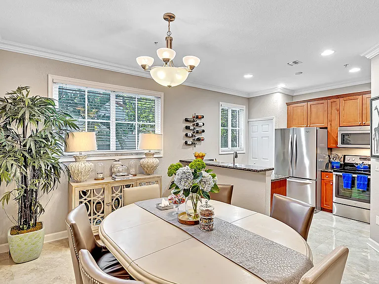 323 Bayfront Dr — Photo 12