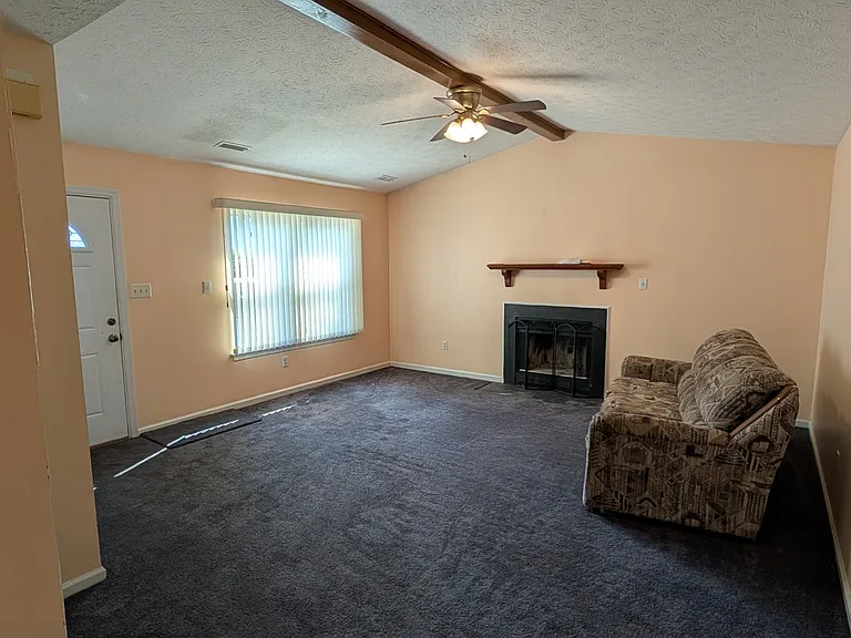693 Trails Ln — Photo 4