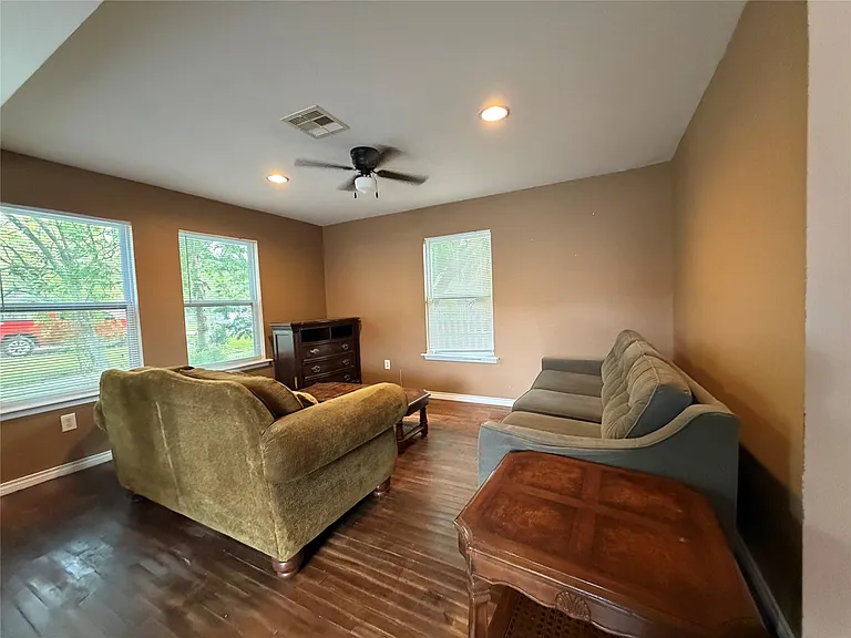303 Magnusson Ave — Photo 5