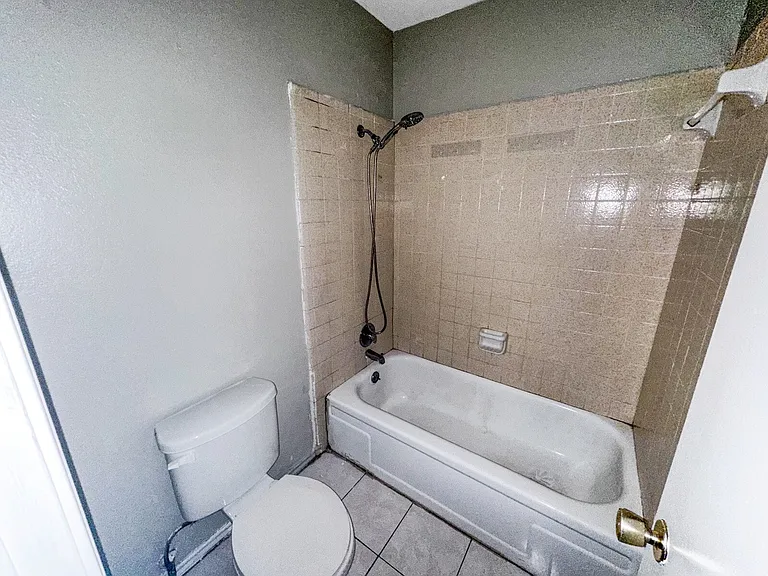 200 E Upas Ave — Photo 10