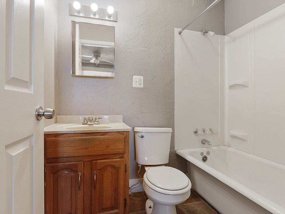 1st image of 909 W 40th Ter #7