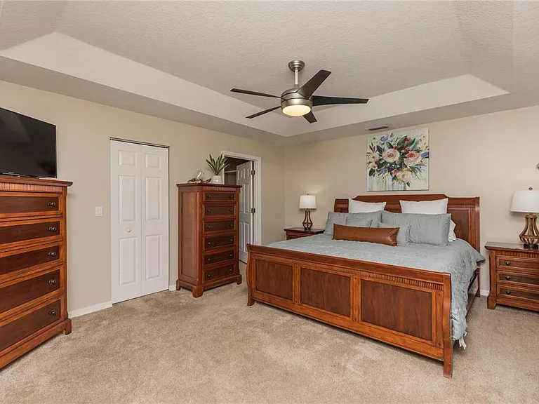 7 Lancaster Ln — Photo 52
