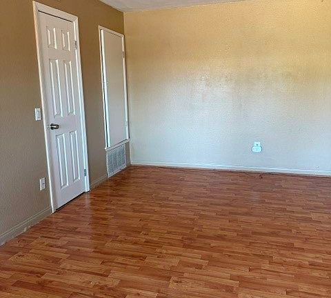 3rd image of 1518 Border Ave Unit B