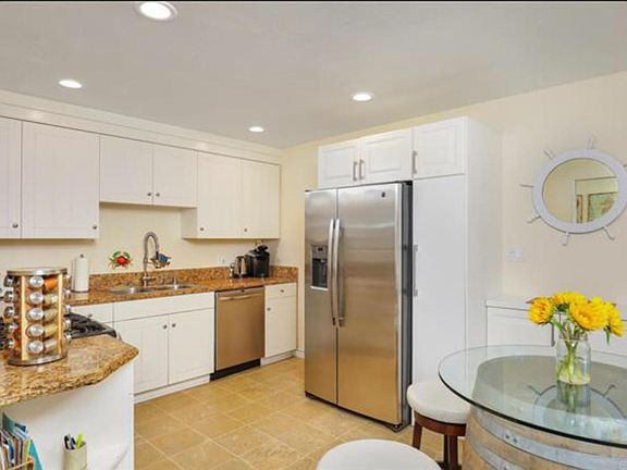 3rd image of 238 23rd St