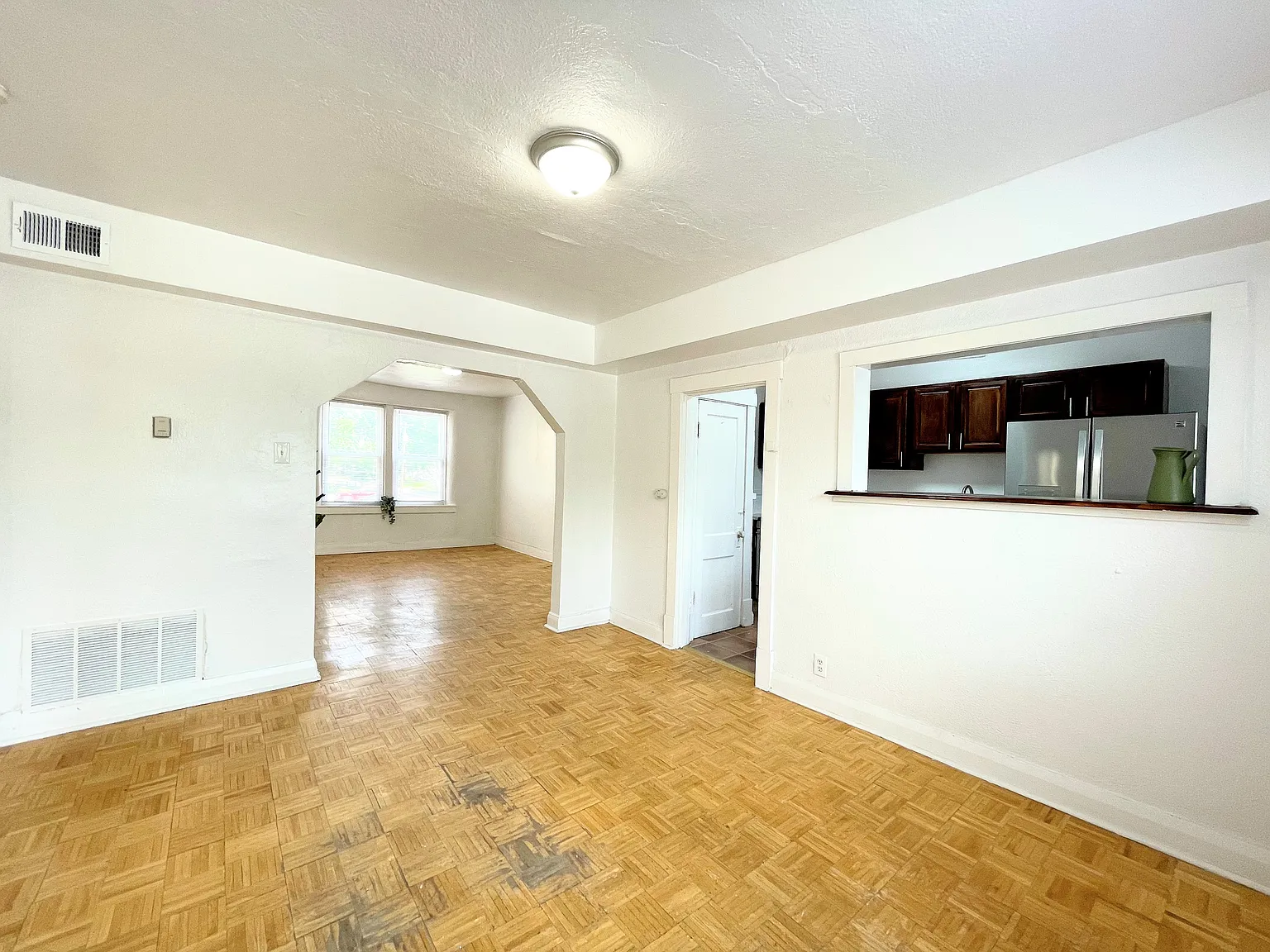 7202 Lyndover Pl — Photo 3