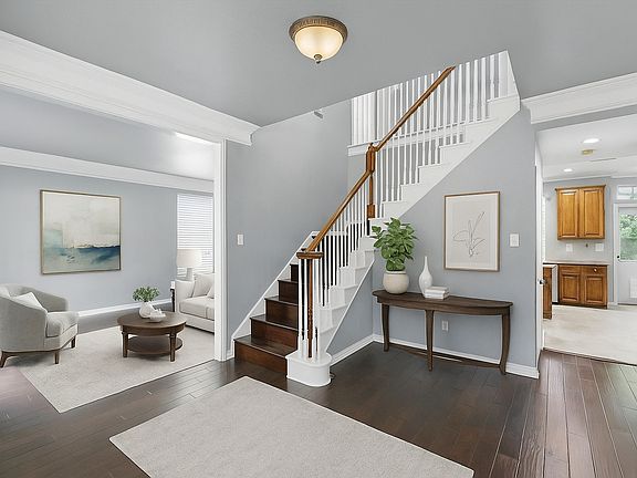 3rd image of 4204 Crescent Dr