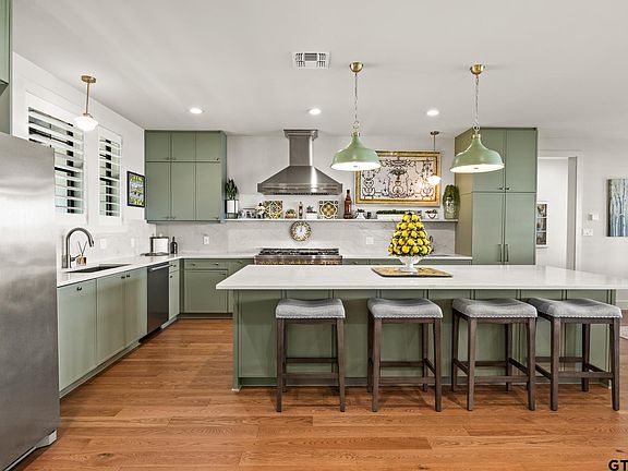 5th image of 79 Waters Edge Ln