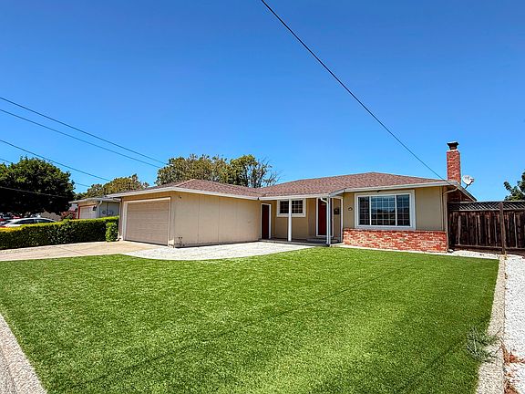 2nd image of 35930 Vinewood St