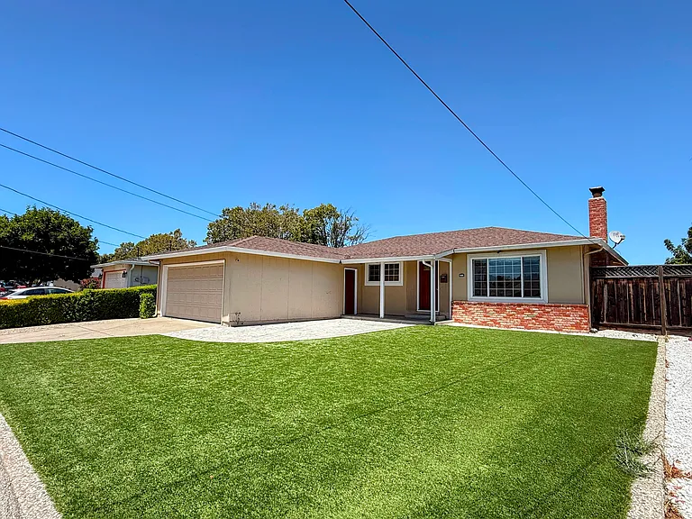35930 Vinewood St — Photo 2