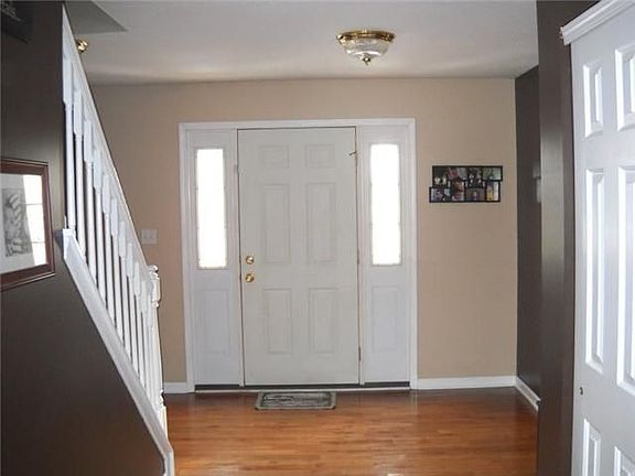 2nd image of 719 Parkside Dr