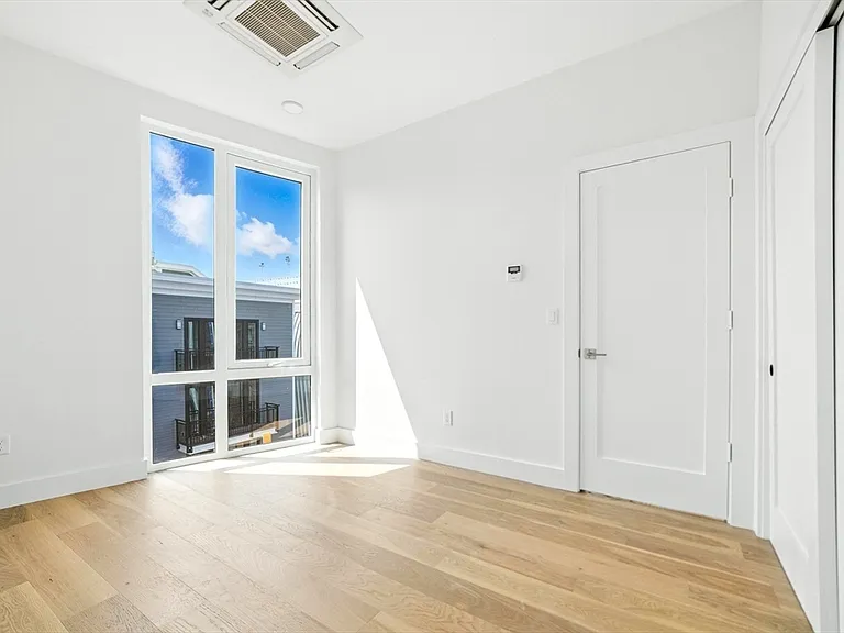 36-38 Hichborn St #103 — Photo 5