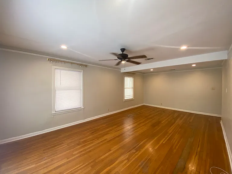 209 Lyman Dr — Photo 6