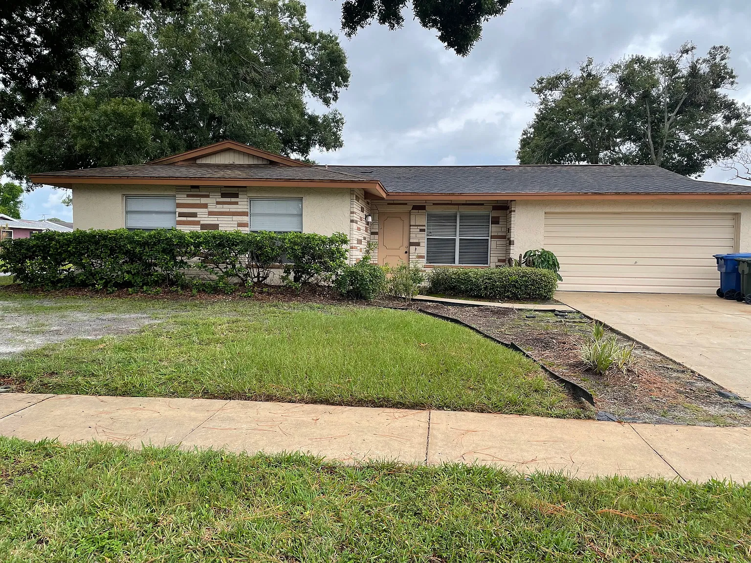 3 bed, 1297 sqft, $2,300 — Photo 1