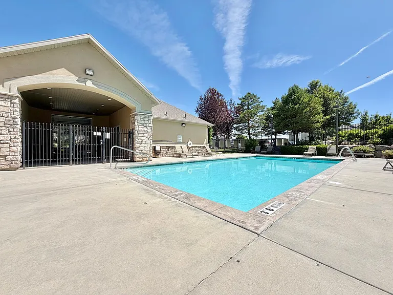 6353 W Passenger Ln — Photo 23
