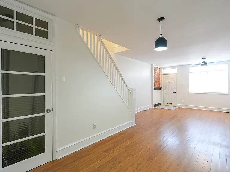 1631 S Clarion St — Photo 6