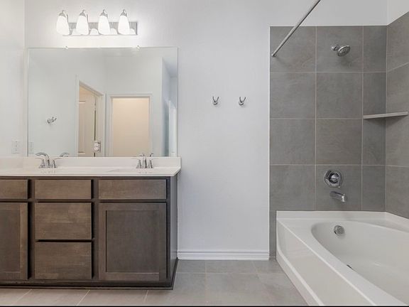 5th image of 9507 Reinhartz Way