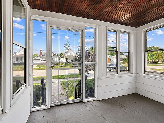 5th image of 423 E 161st Pl