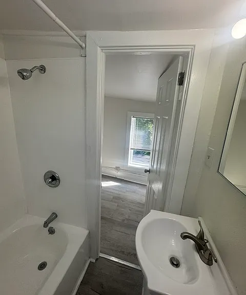 305 N Franklin St — Photo 37