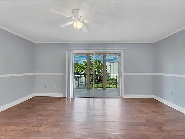 542 Orange Dr #26 — Photo 15