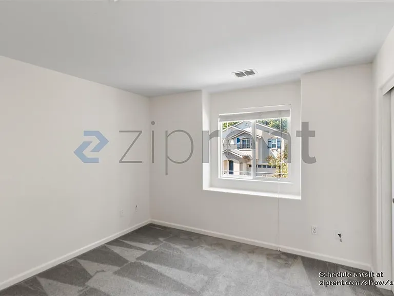 419 Malcolm Dr — Photo 32