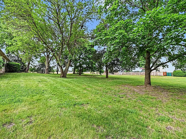 12905 Cathy Ln — Photo 32