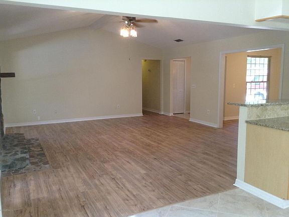 5th image of 1795 Pitch Pine Ave