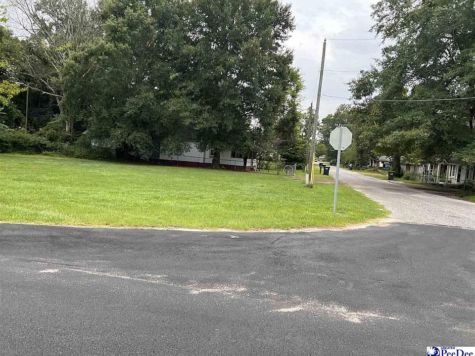 2nd image of 700 Manning St