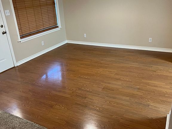 2nd image of 211 Windwood Ln
