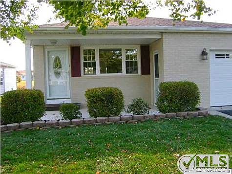 3rd image of 867 Jamaica Blvd