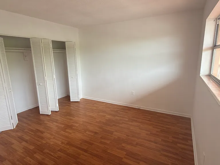 19000 NE 3rd Ct #418 — Photo 7