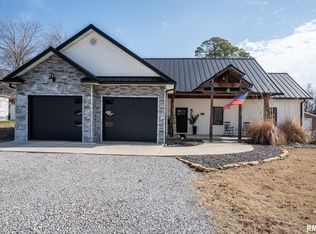 1108 Main St, Carterville, IL 62918