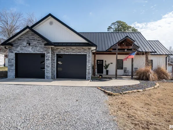 1108 Main St, Carterville, IL 62918