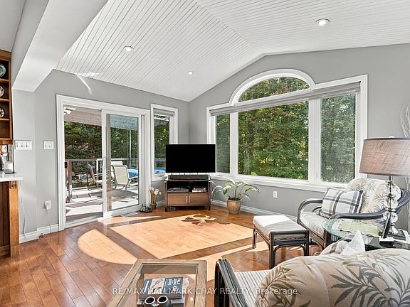 3rd image of 57 Belmont Cres